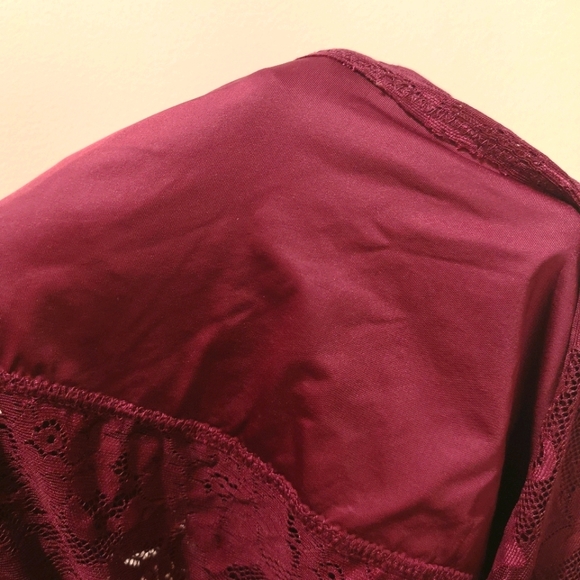 GUESS Floral Lace Top - Picture 4 of 5